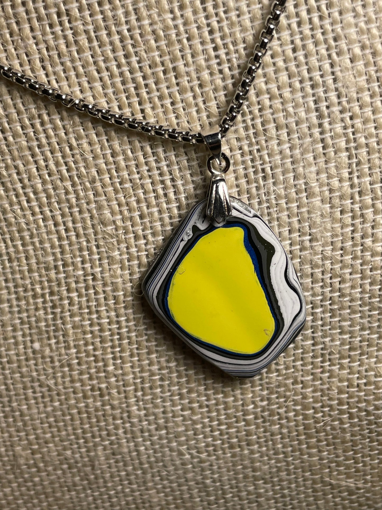 Jeeepite pendant