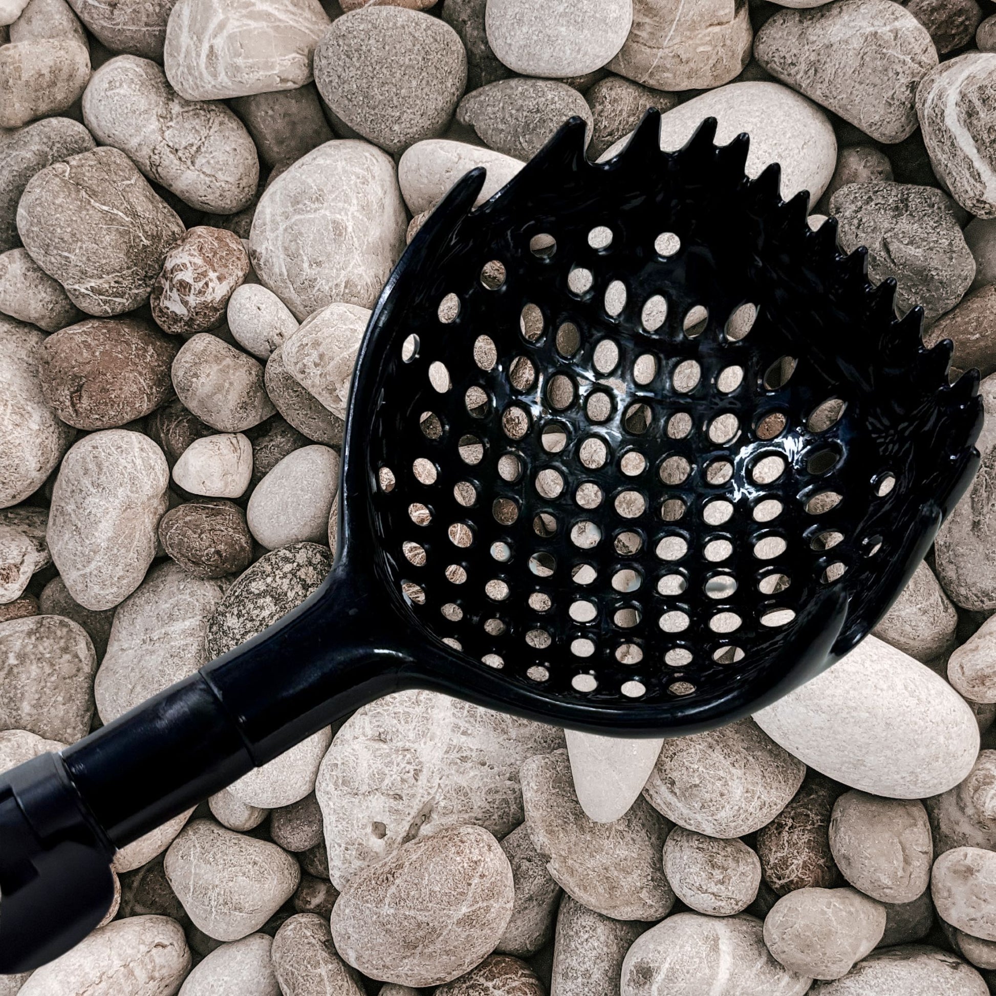 black geo scoop rock scoop for rock hunting